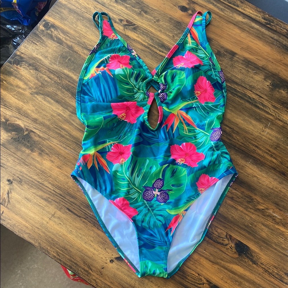 Pink and Green One Piece Swimsuit with Tropical Print NWT 🍓💛 Like Old Navy